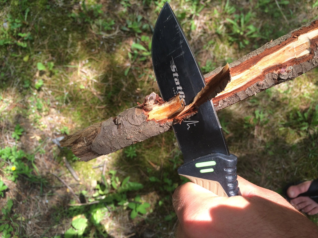 Couteau de survie pour camping et chasse avec allume-feu et affûteur